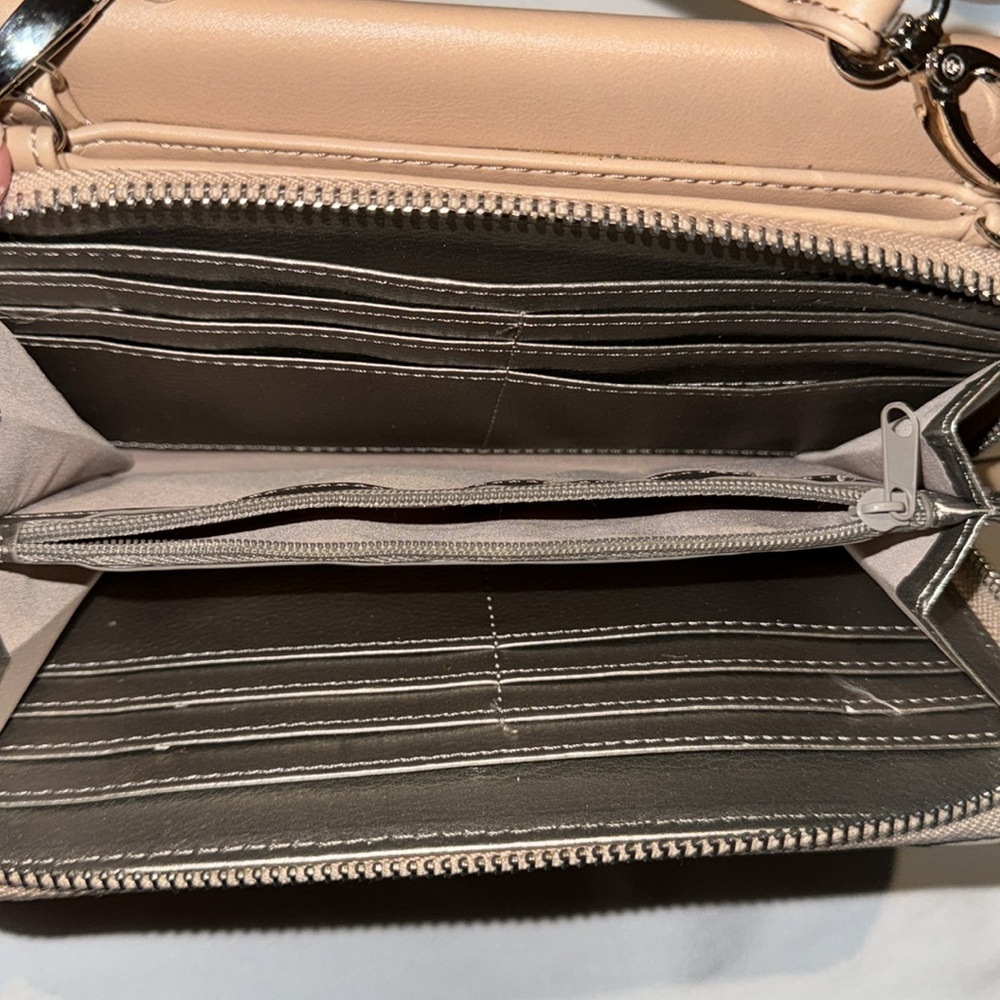 Nine West Crossbody Shoulder Bag Purse Clutch/Wallet -Tan/Cream Color- Beautiful - Picture 5 of 11
